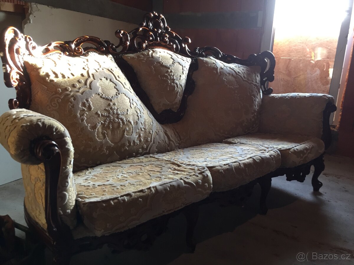 Starožitná sofa