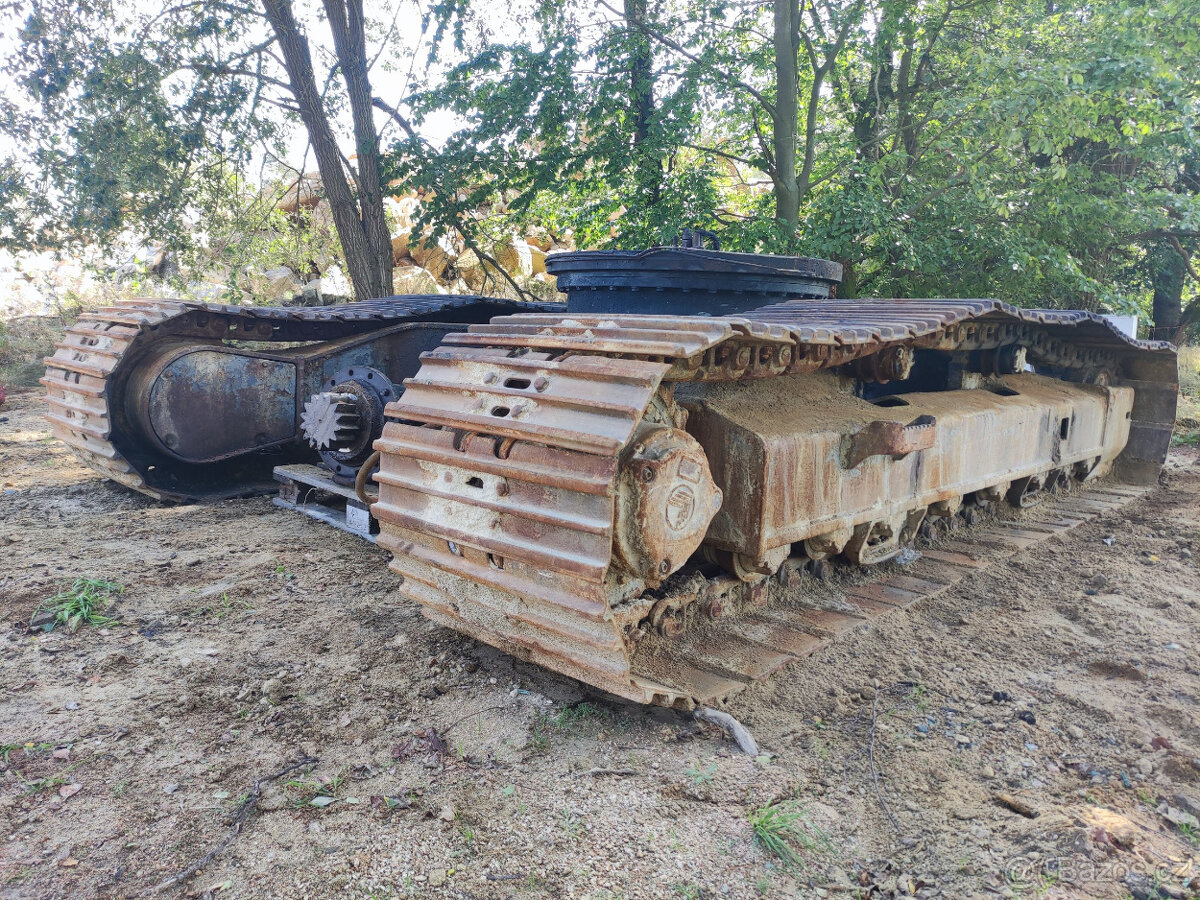 JCB JS200LC - podvozek