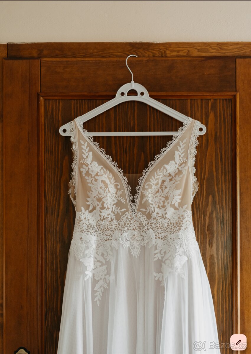 Svatební šaty