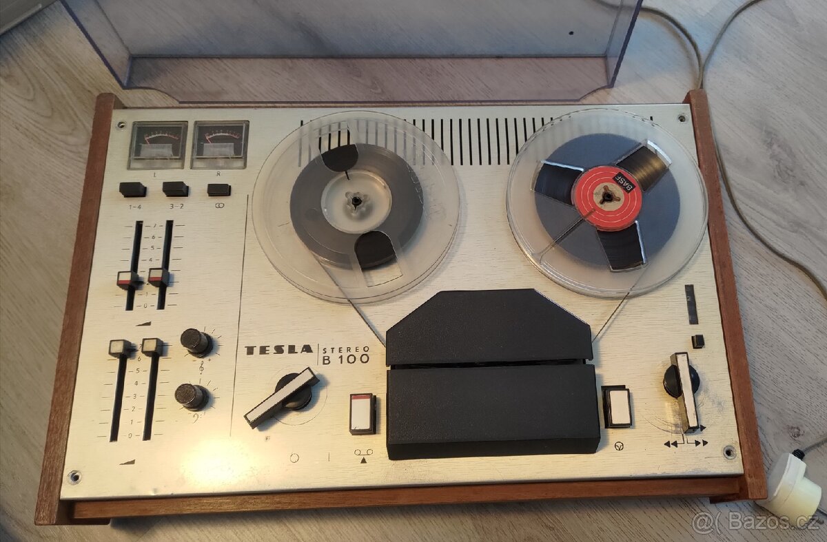 Magnetofon Tesla B100