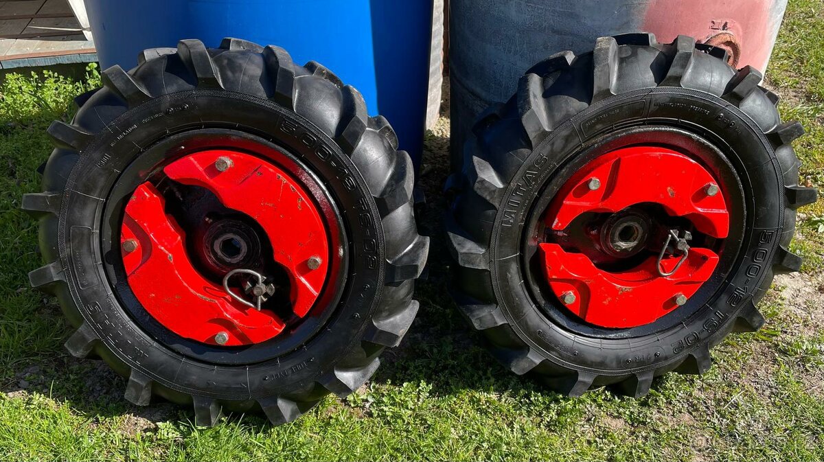 Vari Tera kola - pneu Mitas