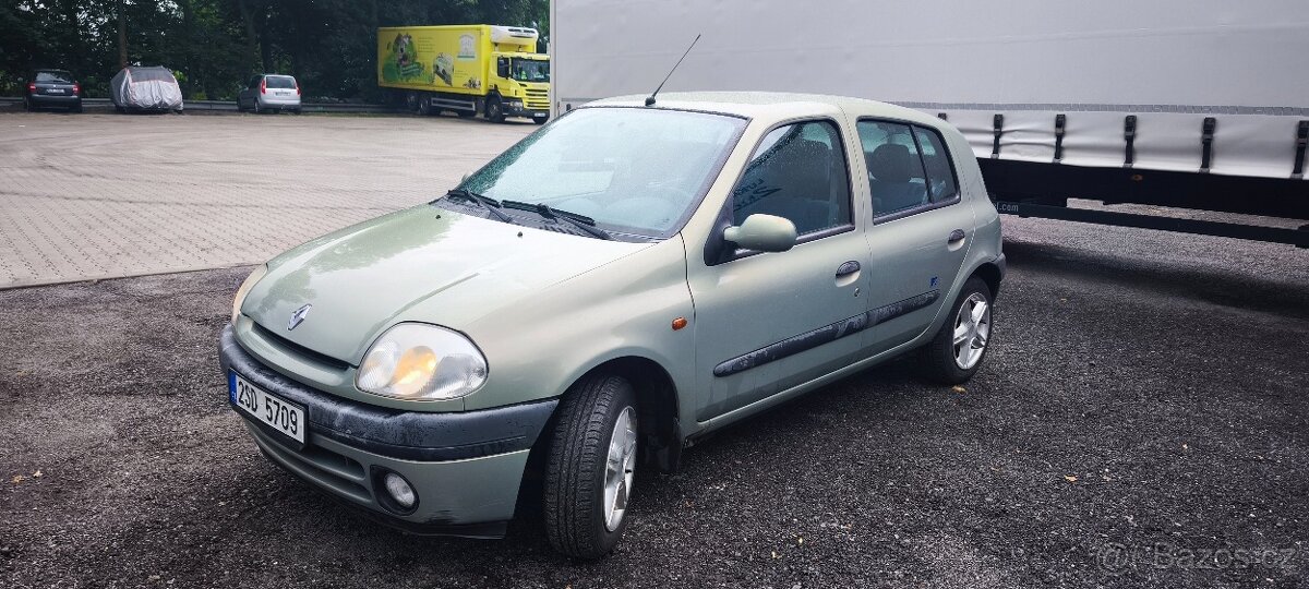 Renault Clio najeto 81.461km, STK 3/28