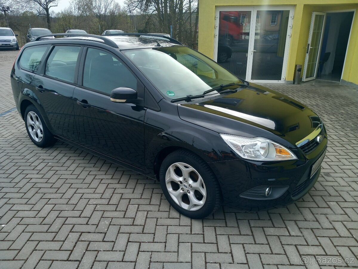 Ford Focus 1.6i r.2010 VYHŘ.SED, PO ROZVODECH, NOVÁ STK