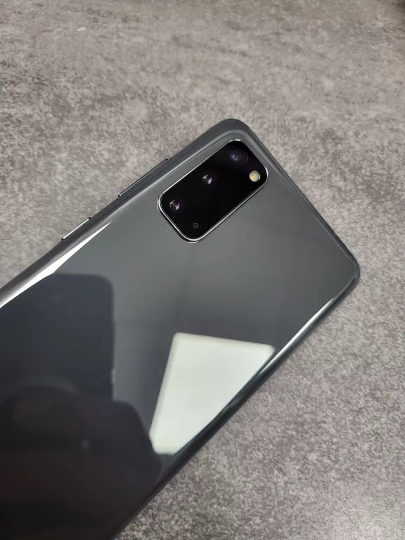Samsung S20 - 128 GB. Gray