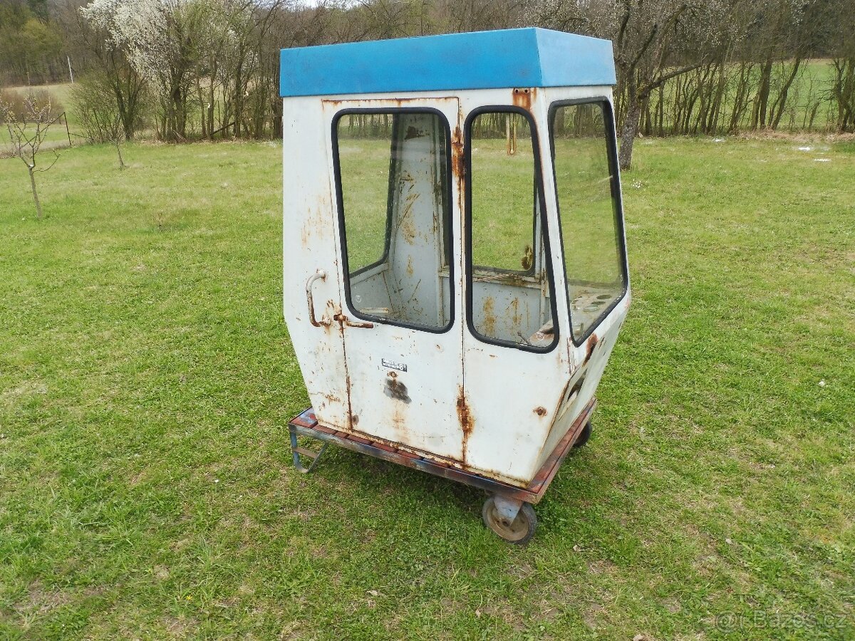 Nakladač UNHZ 750