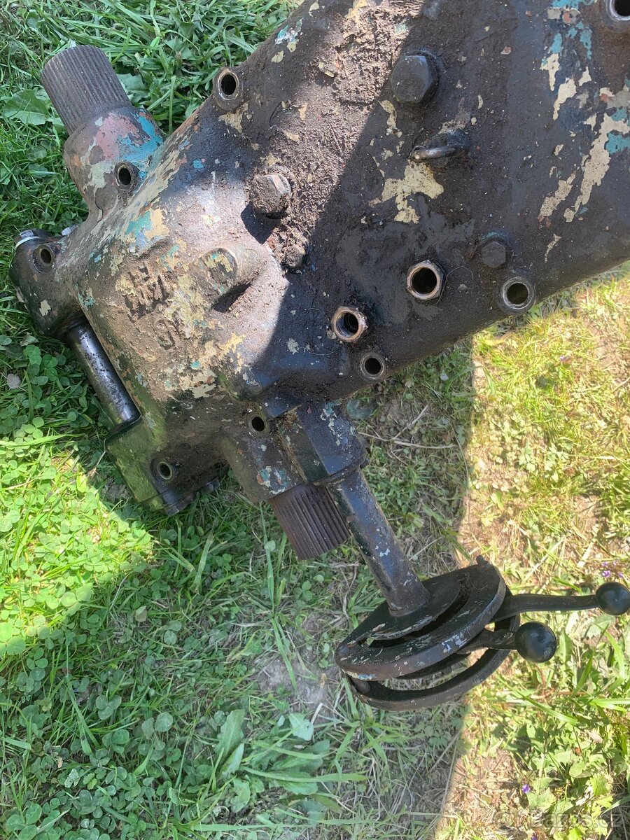 zetor víko hydrauliky 4011,4511,4611