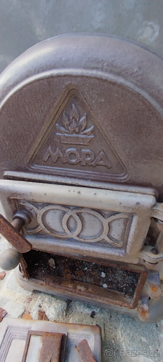 Mora kamna