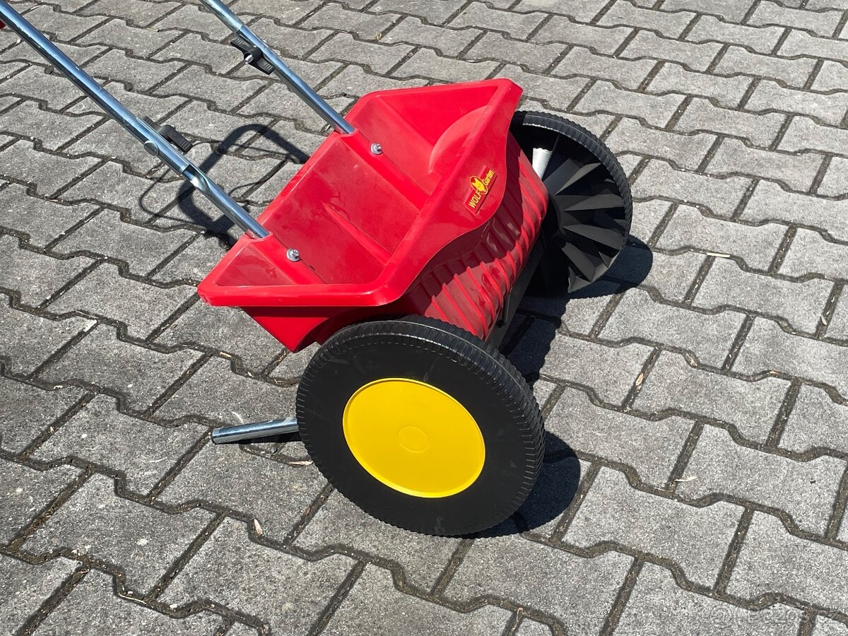 Nový sypací vozík Wolf Garten