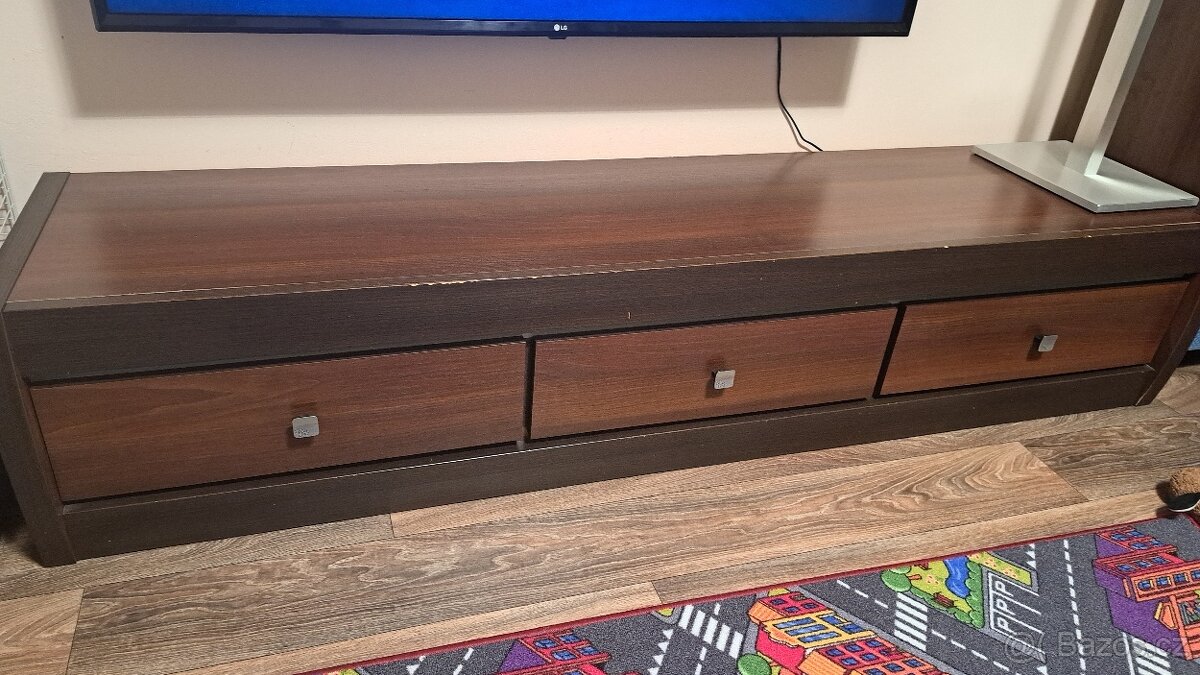 Tv stolek