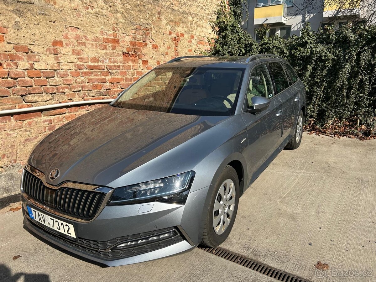 Prodej osobního automobilu Škoda Superb Combi