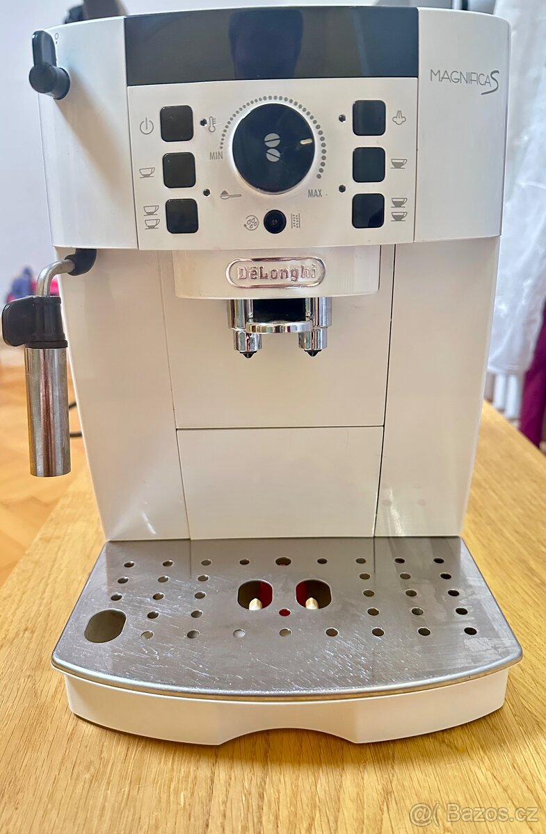 Kávovar DeLonghi Magnifica S