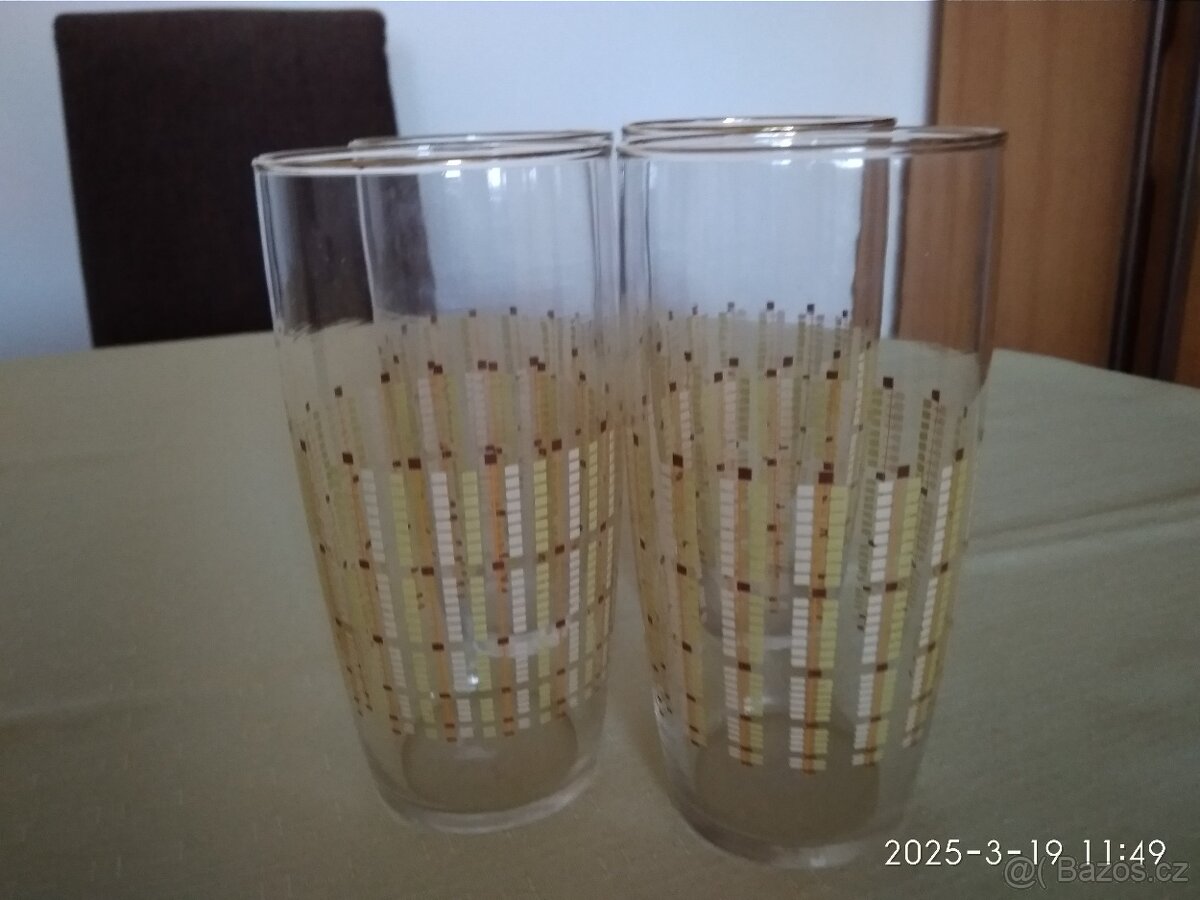 4 retro sklenice 3 dcl,