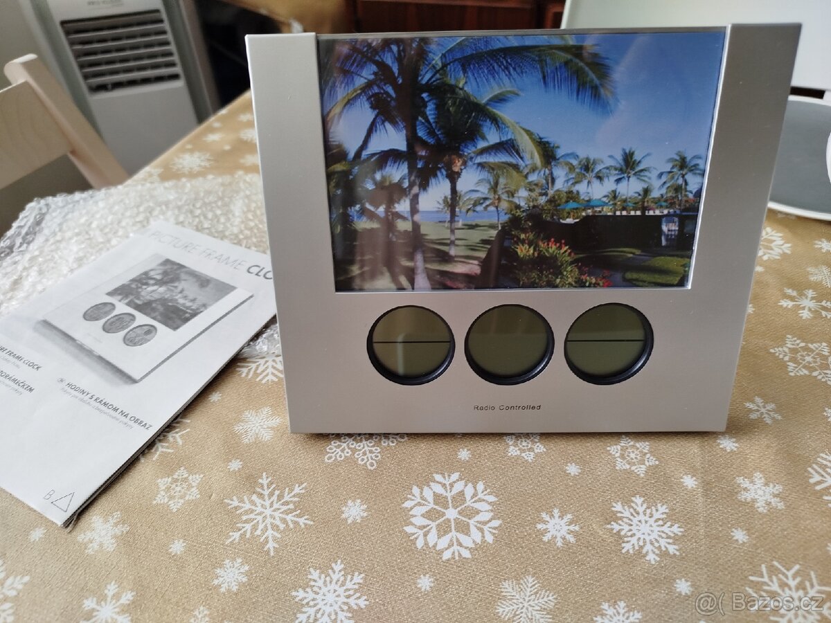 Prodám hodiny s fotorámečkem za 180