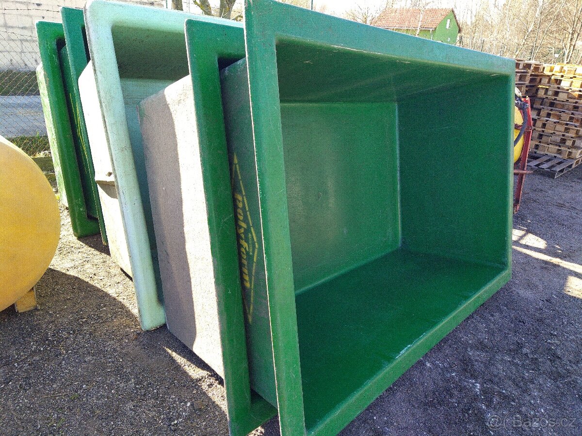 Laminátové nádrže z vinařství 2,2 m3