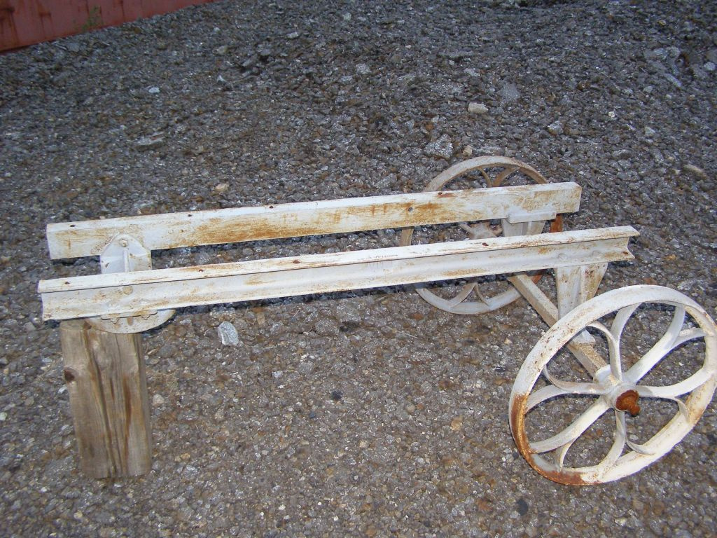 Prodám podvozek k motoru Benz.