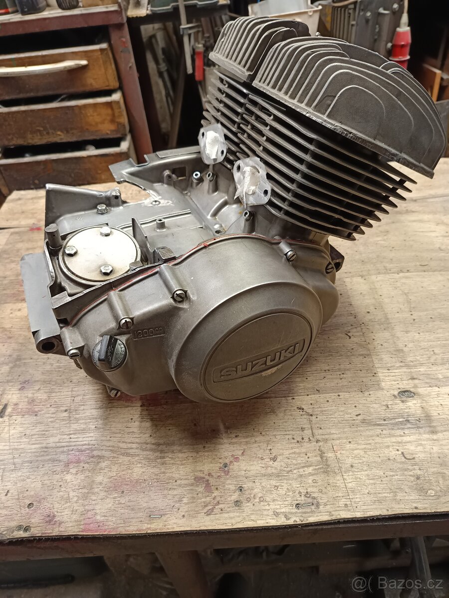 Suzuki gt 250