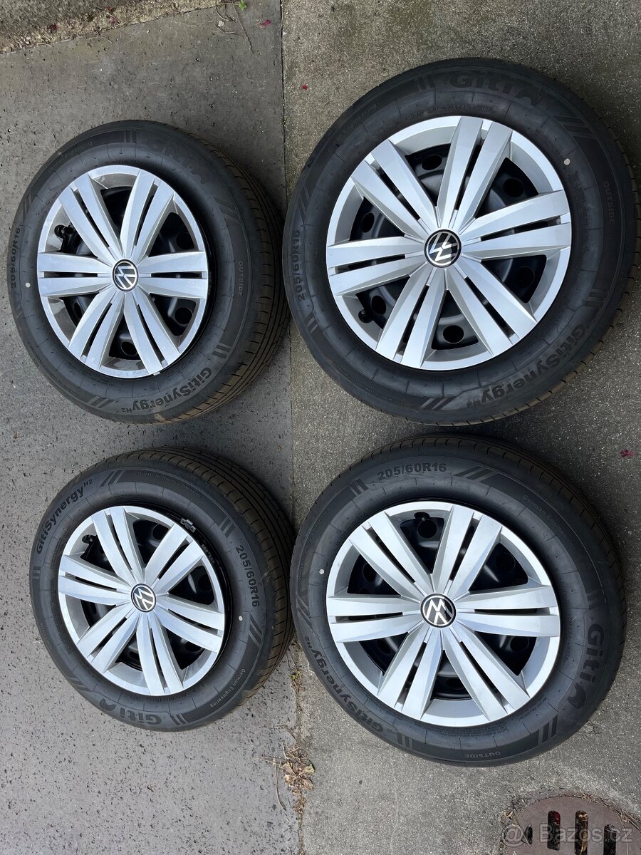 Originál VW kola 205/60 R16, nová - nájezd 300 km