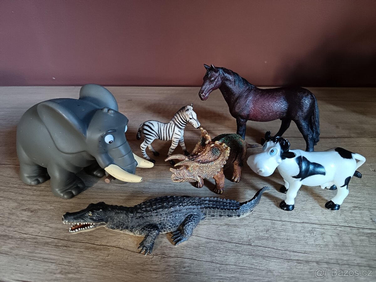 Plyšové a jiné hračky, puzzle, dino