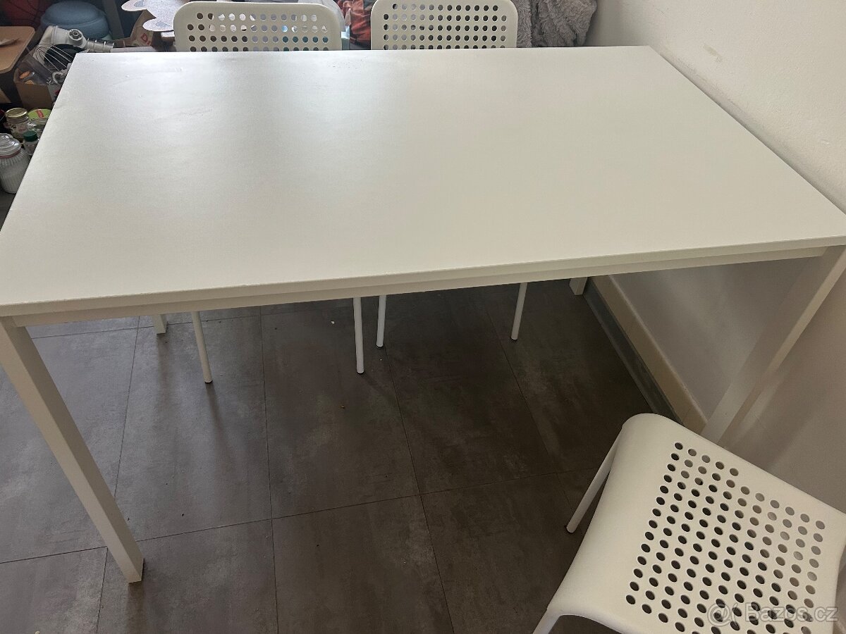 Stůl IKEA + 4 židle