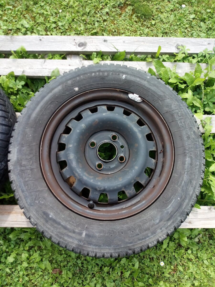 Zimní pneumatiky s ráfky 175/70/R14