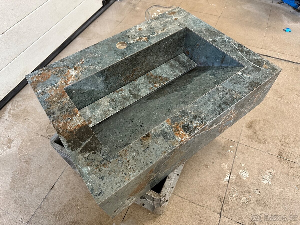 Koupelnové umyvadlo z dlažby 60x45