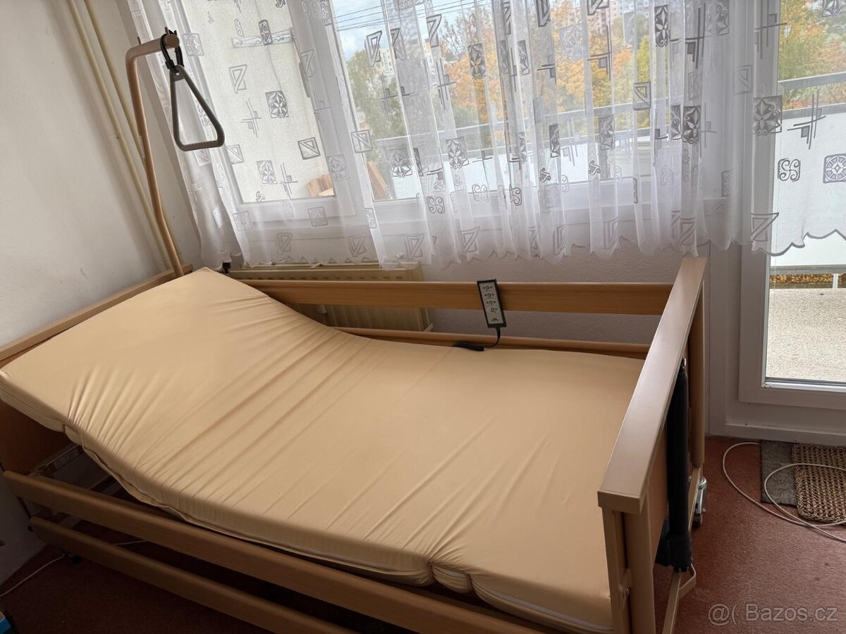 Elektrická polohovací postel