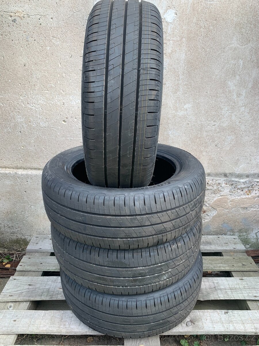 Letní pneu 195 55 16 Goodyear jako nové