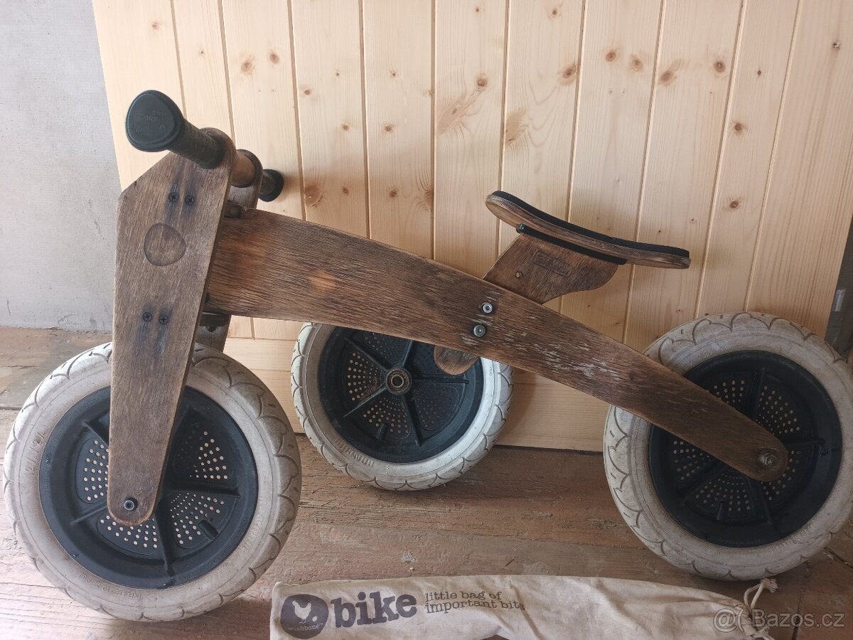 Rostoucí dřevěné odrážedlo 3v1 značky Wishbone