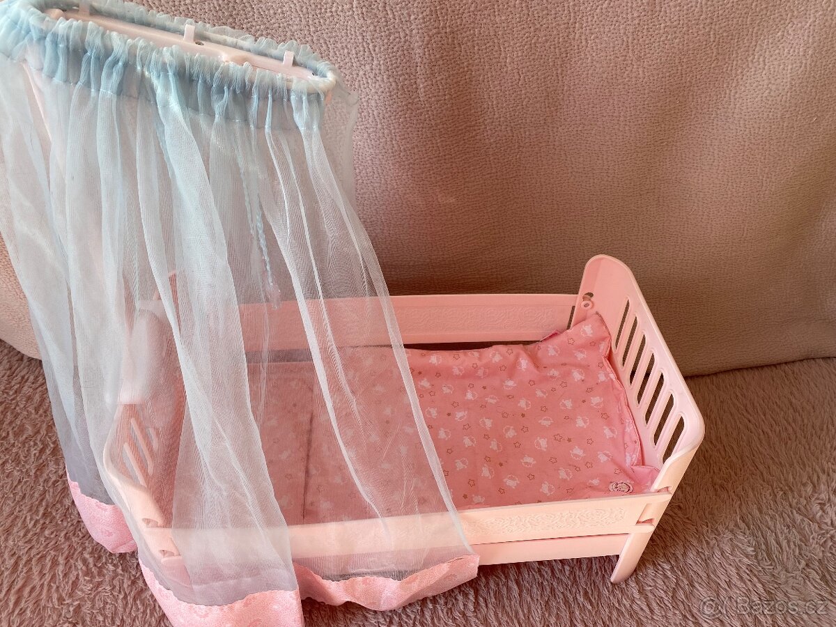 Postýlka pro panenku