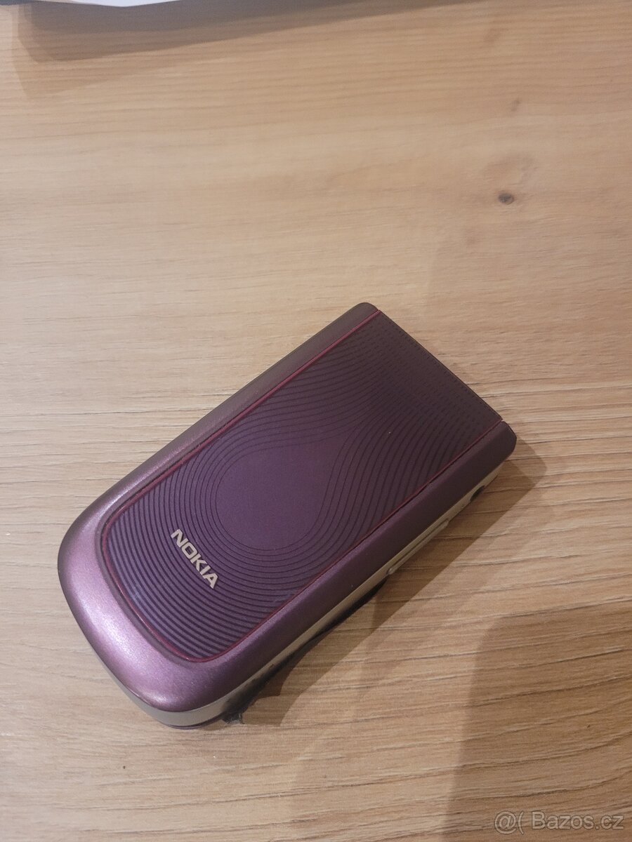 Nokia 3710 fold