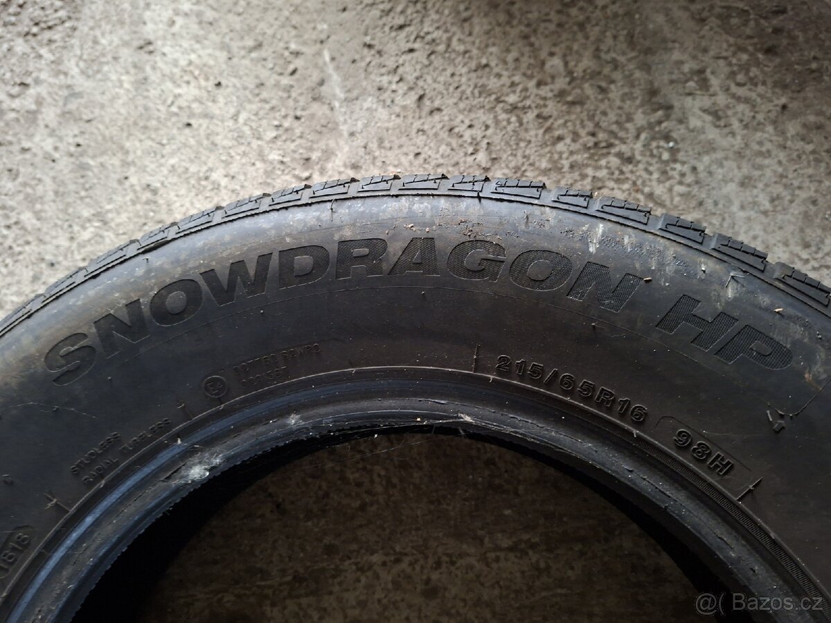 Prodám pneu 215/65R16