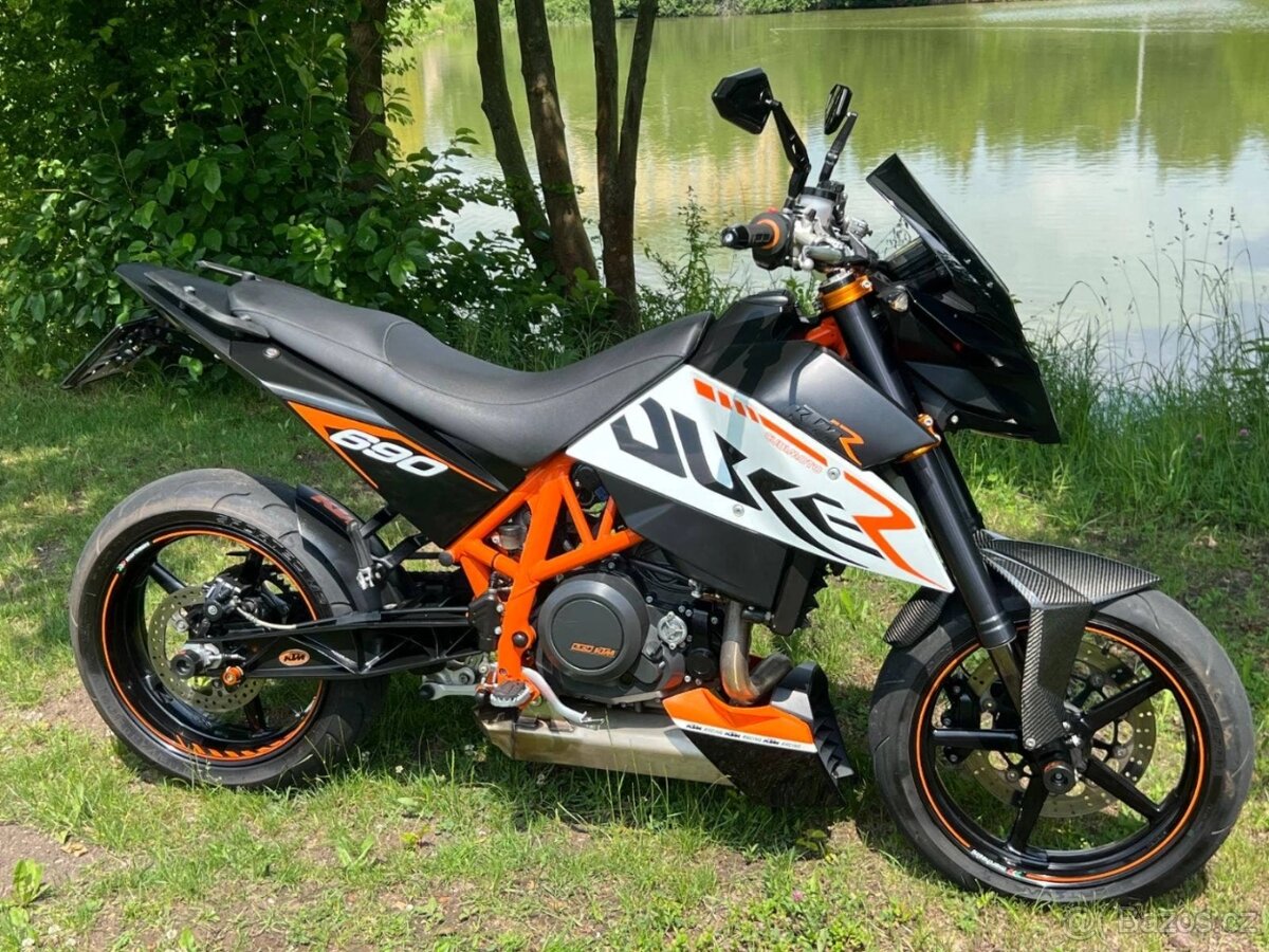 KTM 690 Duke R