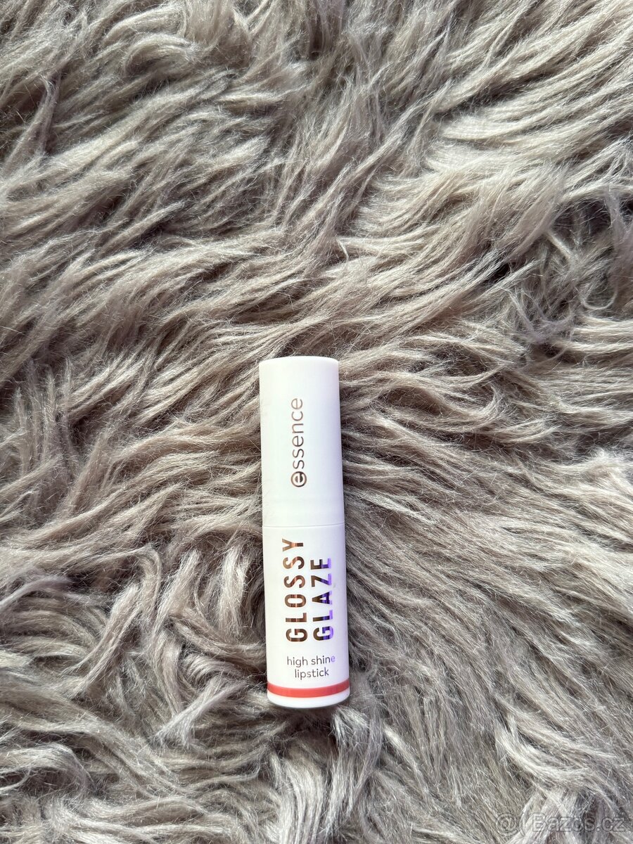 Essence Glossy Glaze rtěnka - 05