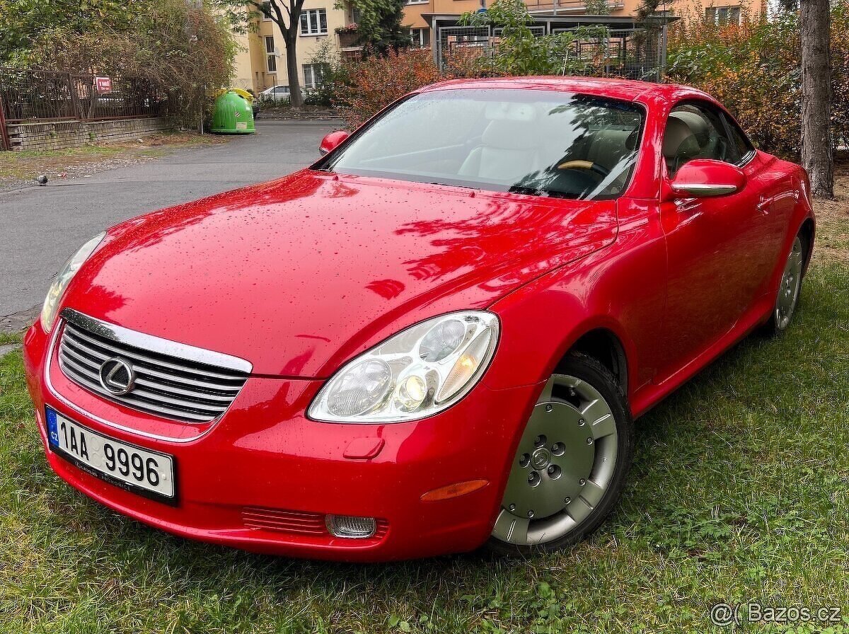 Lexus SC430. Rok 2003, nova STK motor V8 o objemu 4.3L, výko