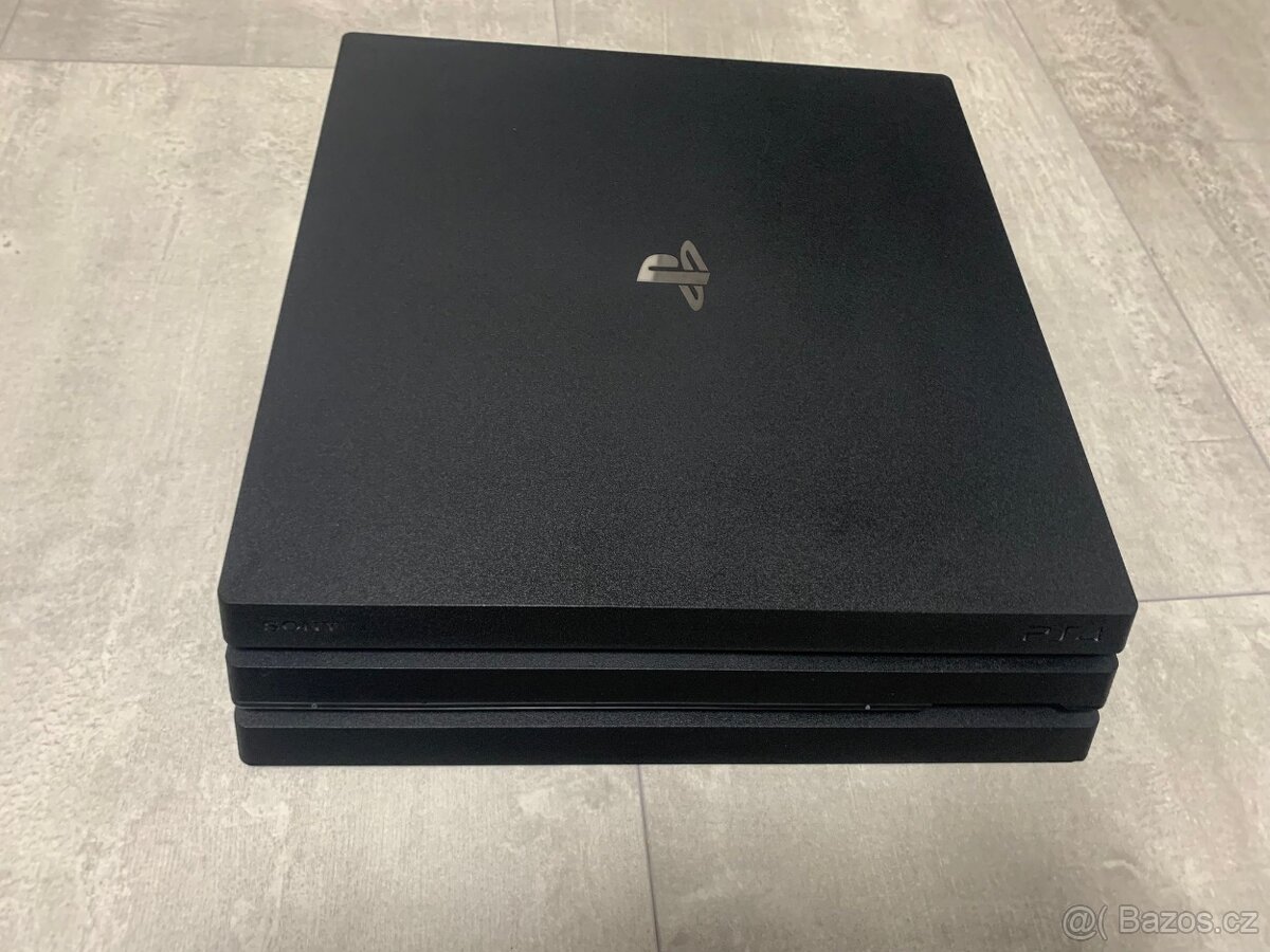 Playstation 4 pro 1Tb a hry