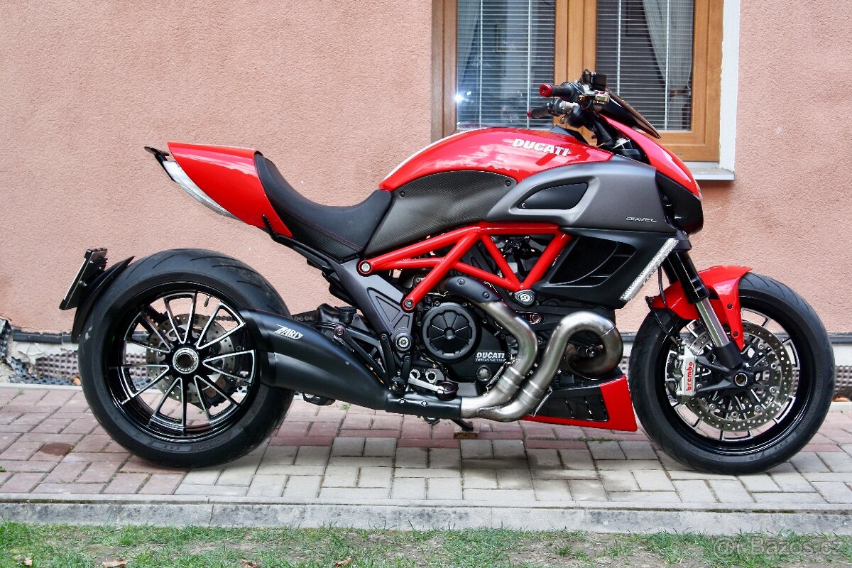 Ducati Diavel 2012 najeto 29 tkm po desmoservisu