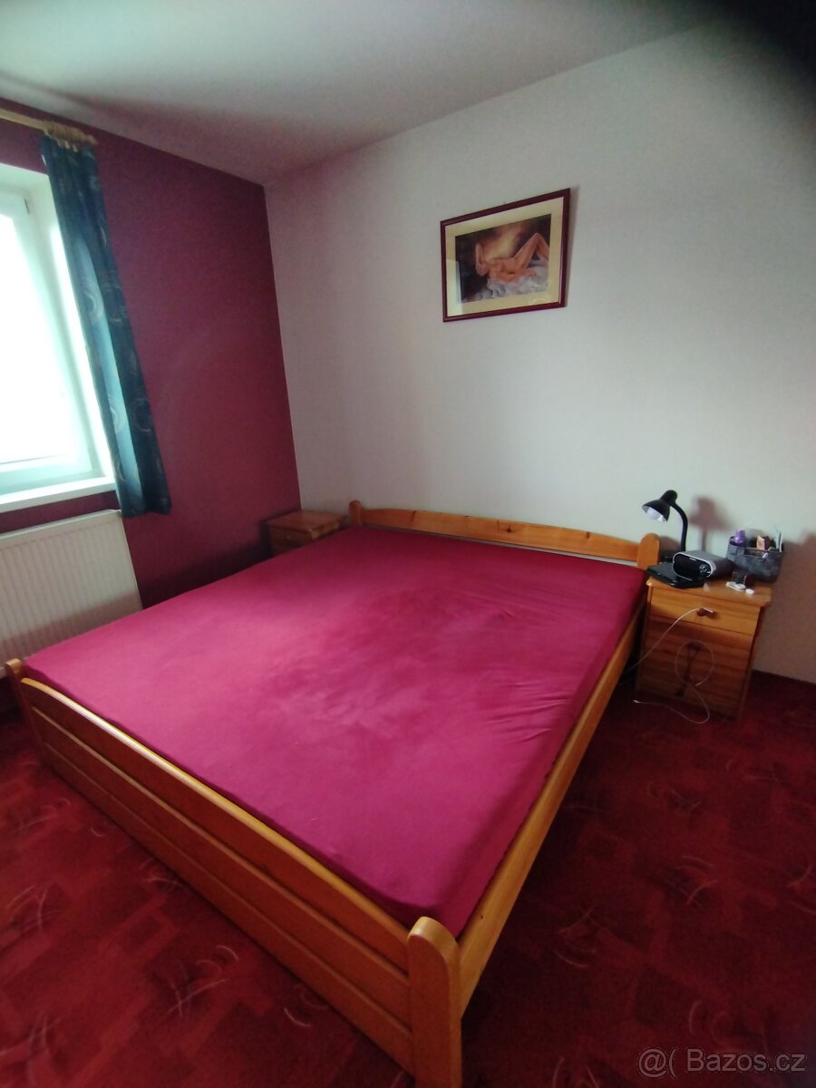 Postel + 2x noční stolek