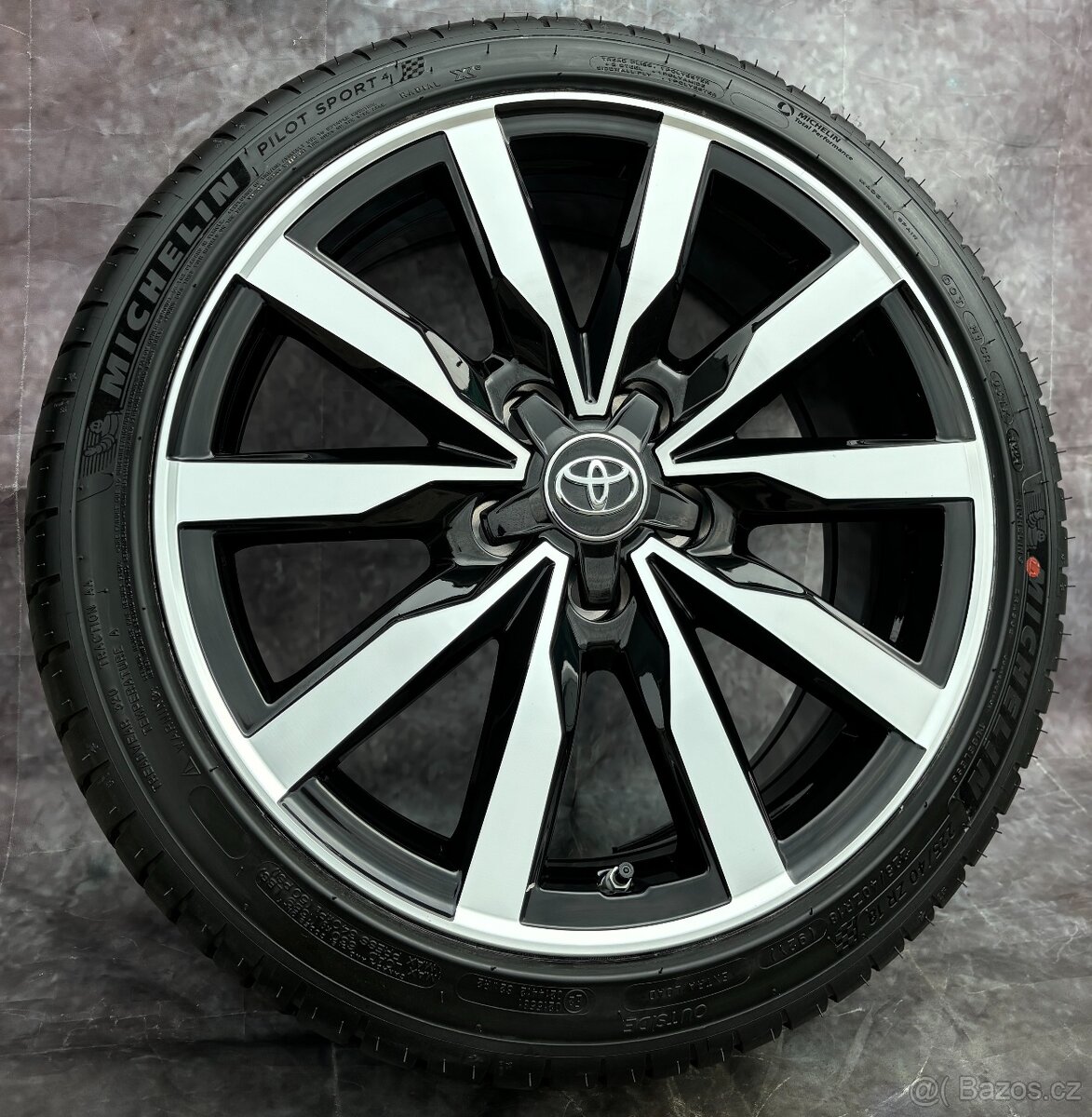 Nová originální Alu kola Toyota Corolla 225/40/18 letní
