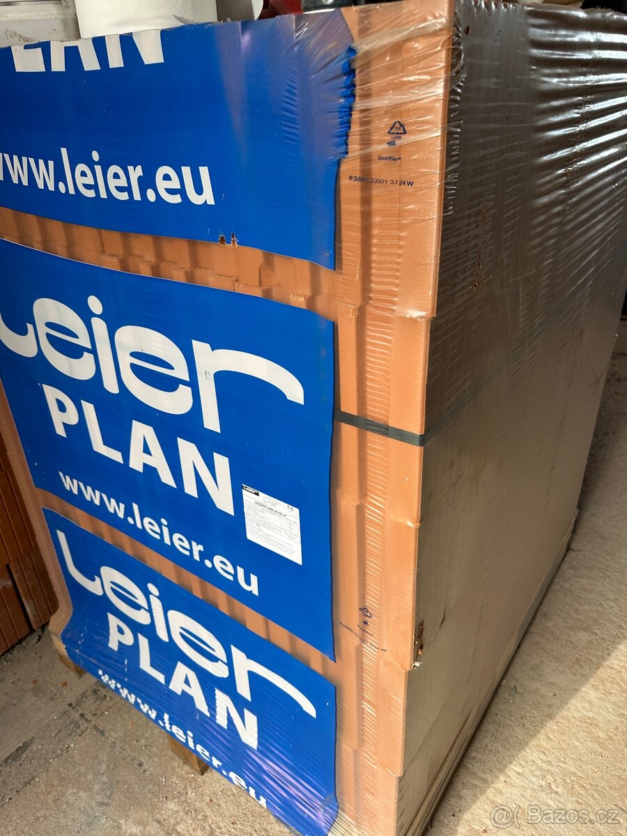 Stavební materiál, cihly, překlady