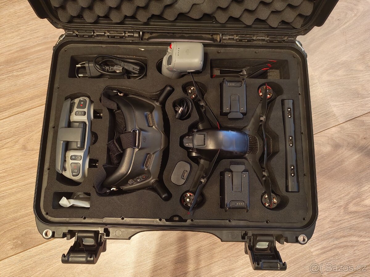 DJI FPV fly more combo +