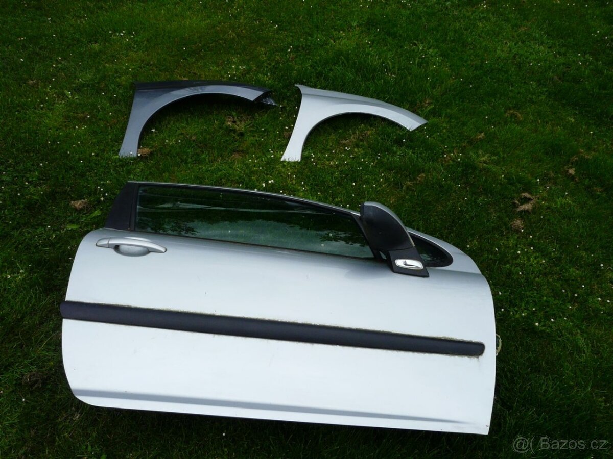 PEUGEOT 207 PŘEDNÍ PRAVÝ BLATNÍK + DVEŘE