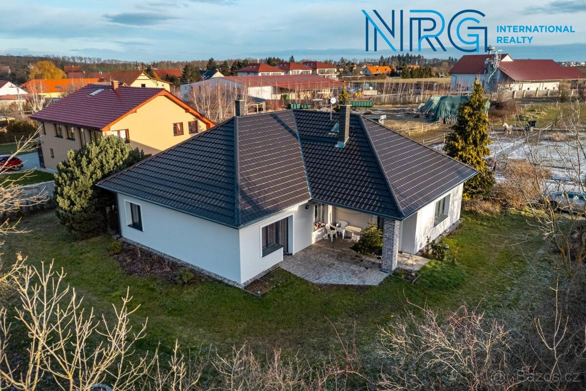Prodej rodinného domu 4+1, pozemek 1151 m2, Lhota, Dolní Bře