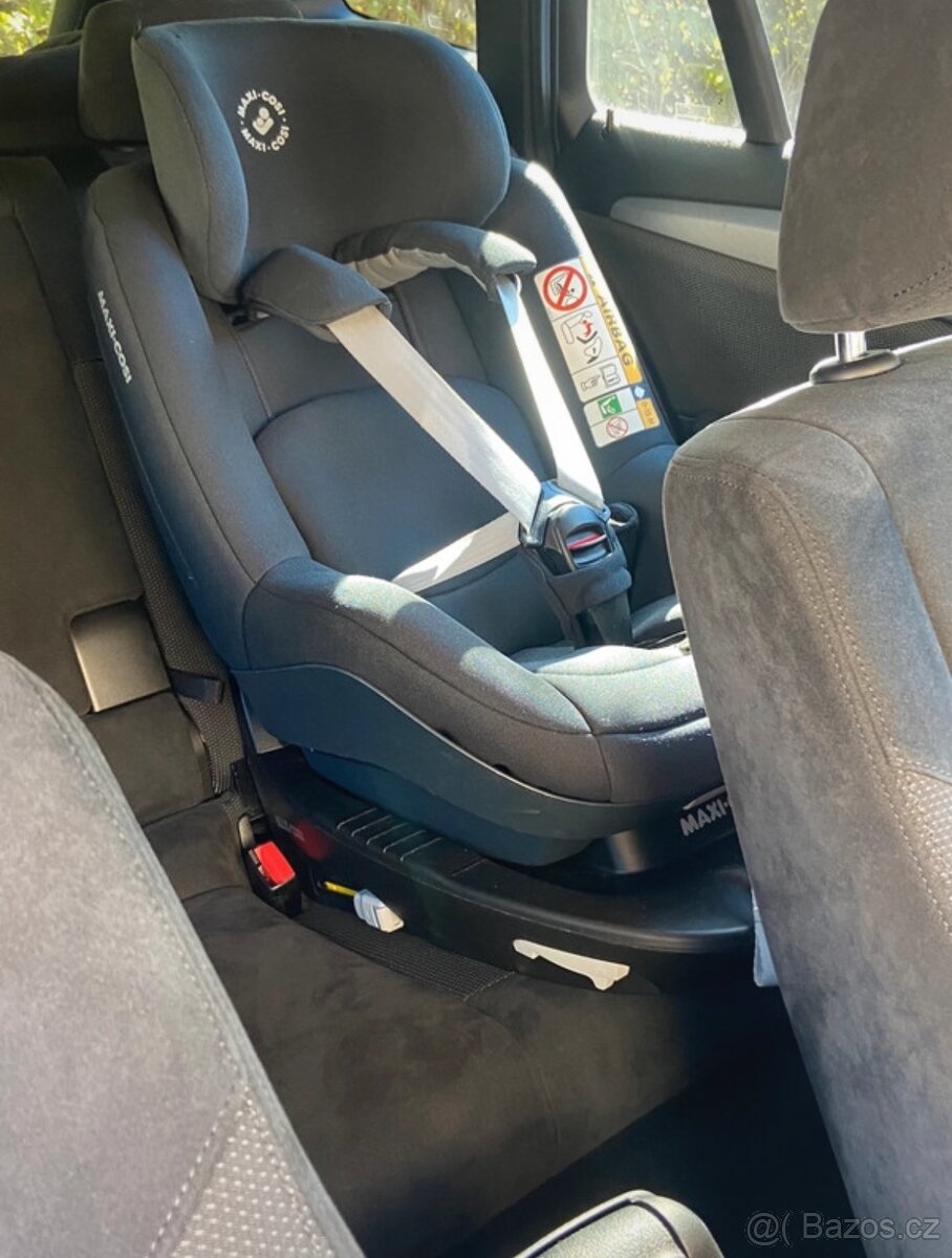 Autosedacka Maxi-Cosi Pearl Pro2 i-Size 2022 ze základkou