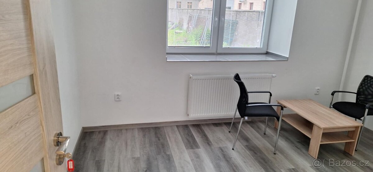 Kancelář 12,4 m2 - Třinec Staré Město