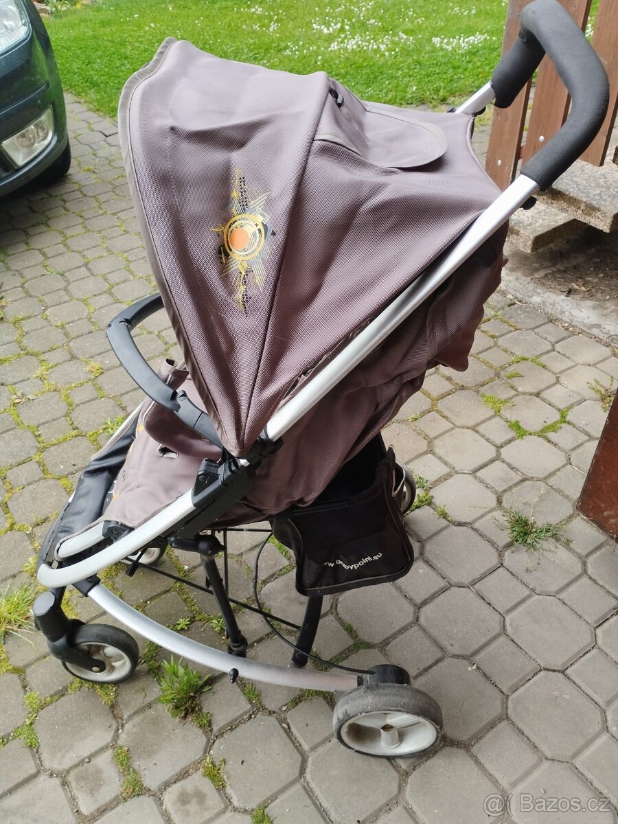 Mensi sportovni kočárek