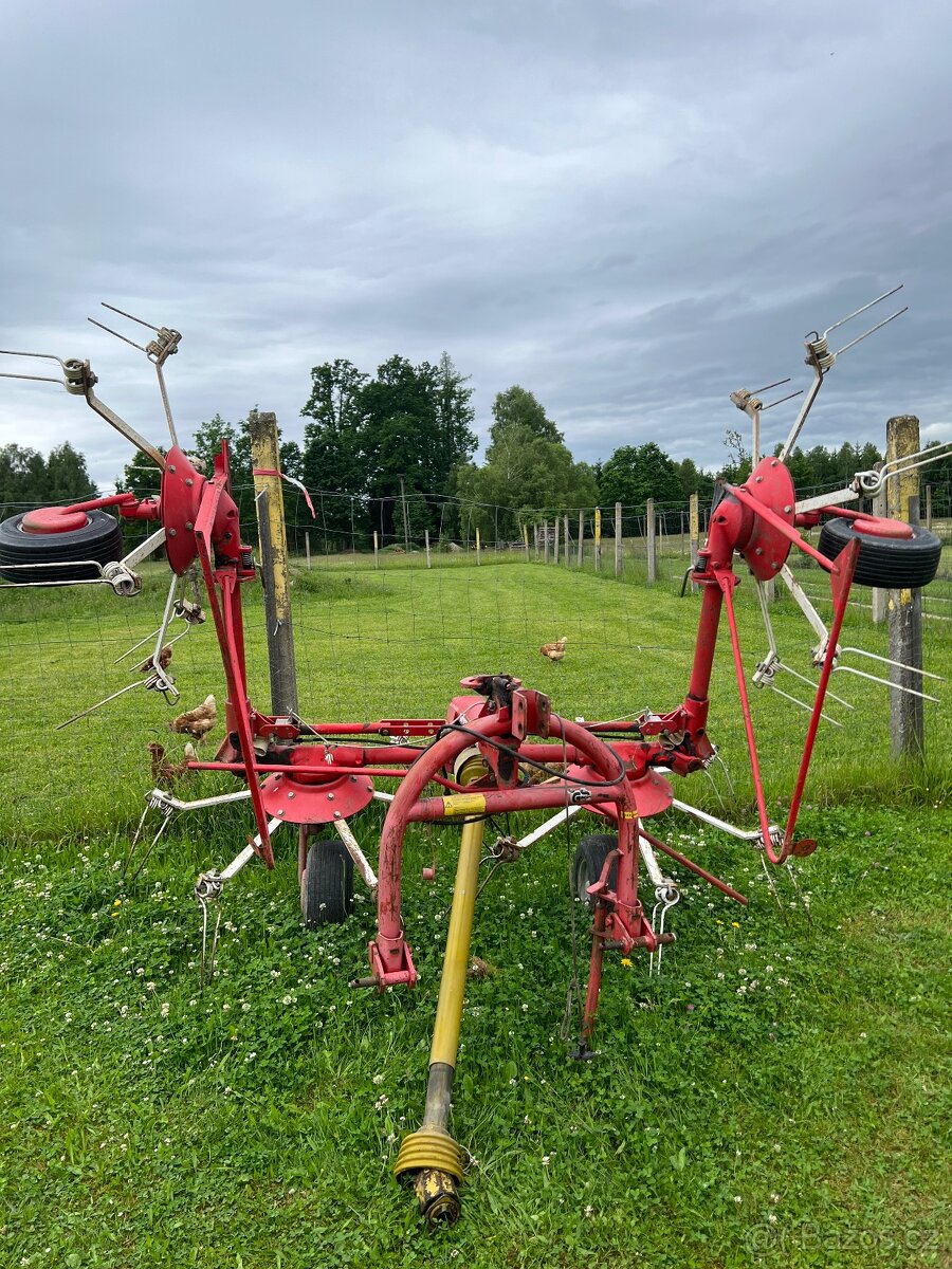 Obraceč sena Pottinger HIT 54N -hydraulicky sklopný s otoč.-