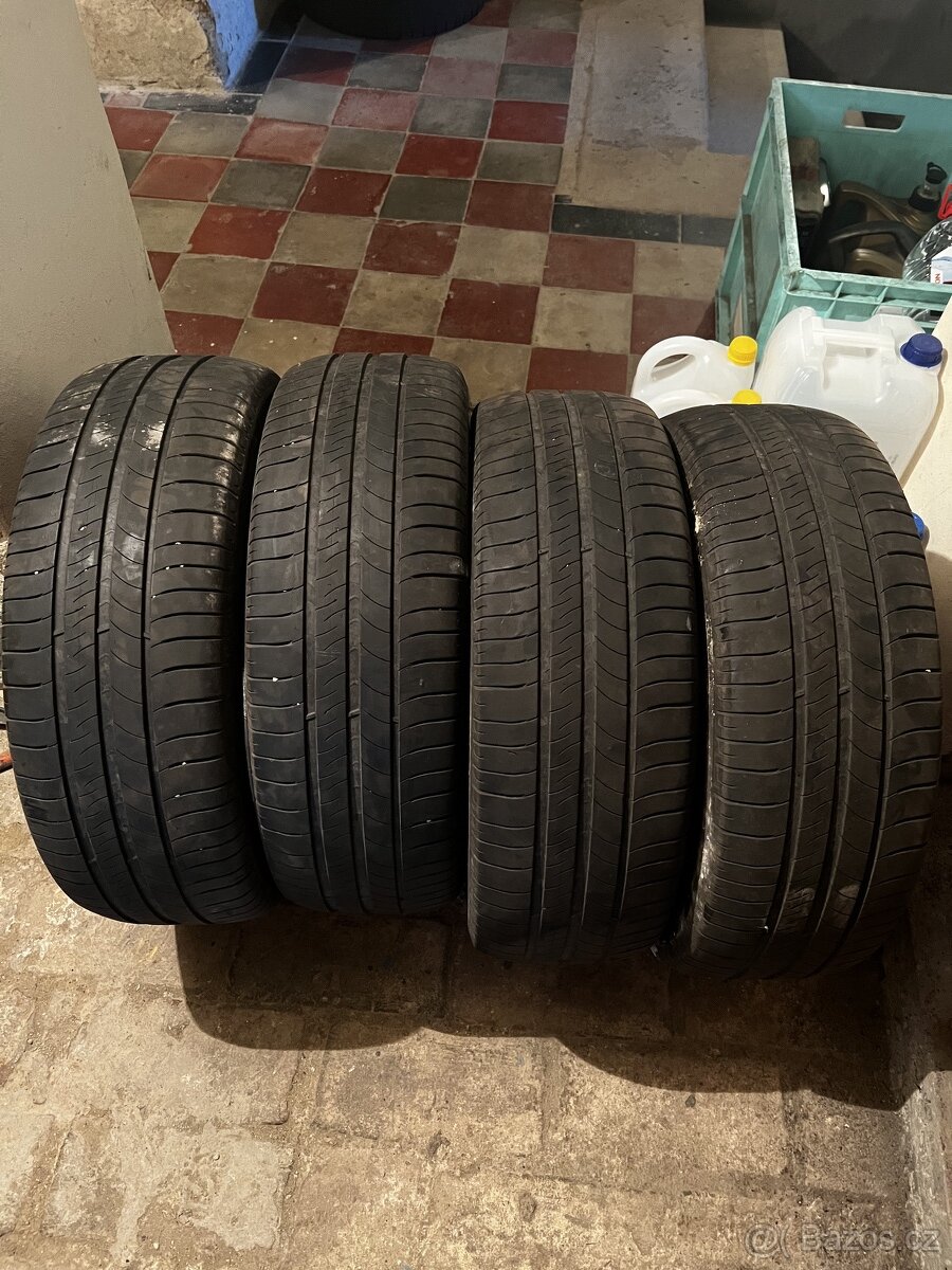 Letní pneu Michelin 215/60 R16
