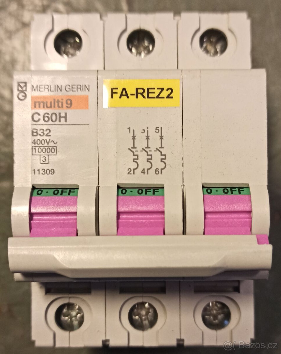 Třípólový jistič 32A, charakteristika B, multi9 (Schneider)