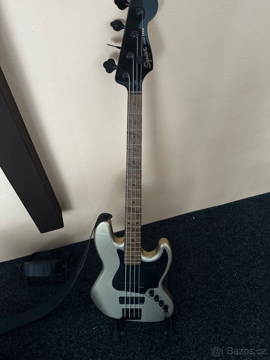 Prodám JB Squier jazz bass, stav nové baskytary aktivní