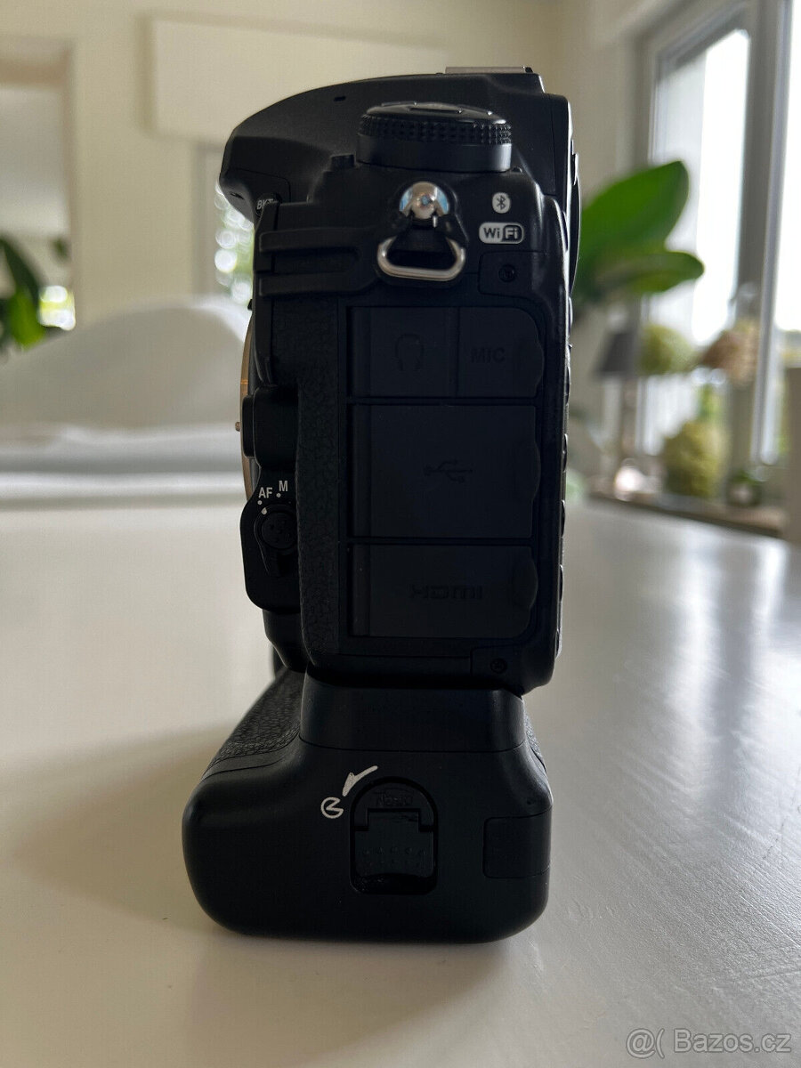 Nikon D850 tělo 45,7 MP použitý + bateriový grip, digitální